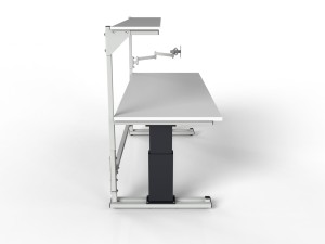 Electrically adjustable table with shelf