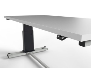 Electrically adjustable table